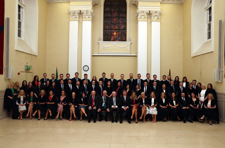 Mr Justice Peter Kelly, Law Society President Michael Quinlan, Attorney General Seamus Woulfe and Law Society Director General Ken Murphy with new solicitors in the Presidents’ Hall on 21 February 2018 style=