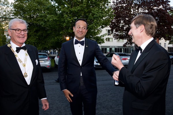 Law Society President Patrick Dorgan and Director General Ken Murphy greet An Taoiseach Leo Varadkar  style=