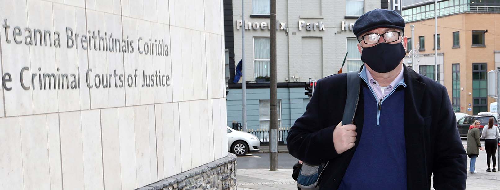 Lynn tells trial he gave bankers ‘spending money’